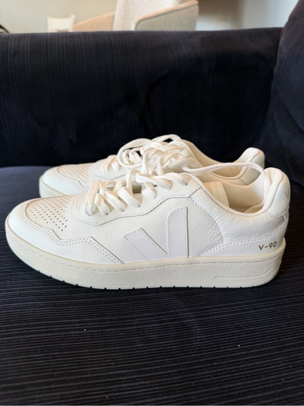 Veja Sneakers Off-White